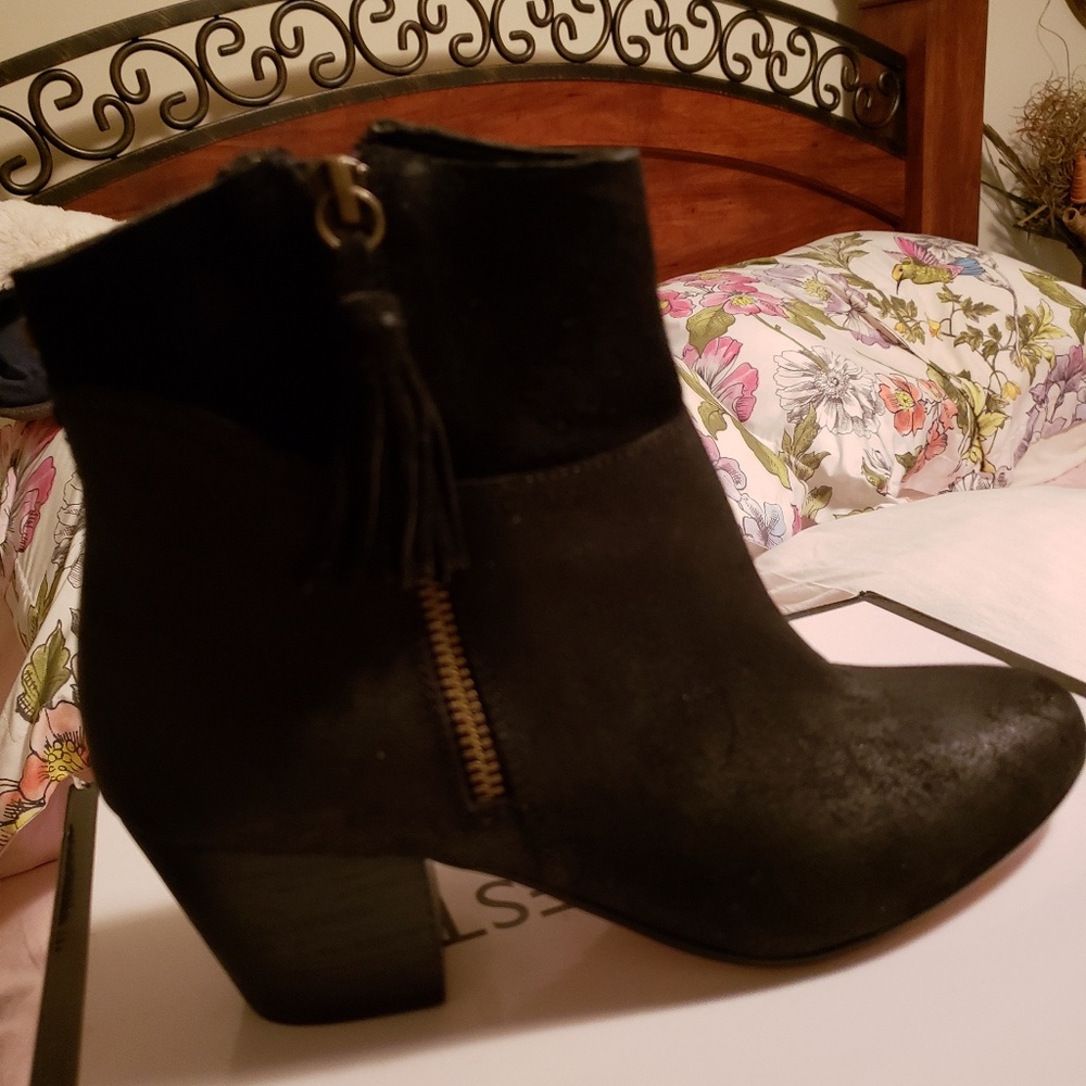 Boots - Picture 2 of 2